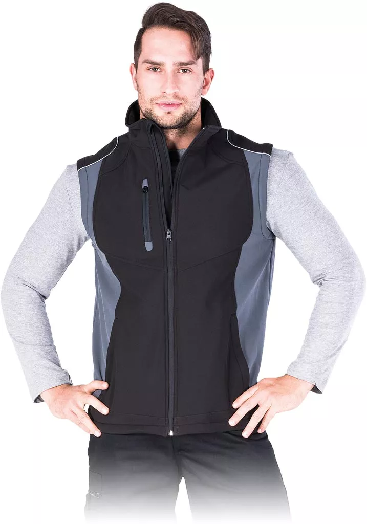 Bezrękawnik ochronny w kolorze czarnym z szarymi panelami bocznymi. Zapinany na zamek, z wysokim kołnierzem, wykonany z materiału przypominającego softshell.