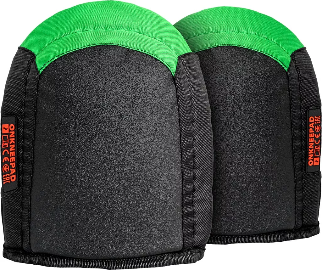Nakolanniki robocze na pasku KNEEPAD, czarno-zielone, zapewniają ochronę kolan podczas pracy. Wykonane z wytrzymałego materiału, wyposażone w pasek do mocowania.