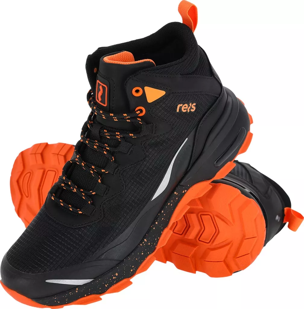Męskie buty trekkingowe TRAX w kolorze czarnym z pomarańczowymi elementami. Wzmacniana konstrukcja, solidna podeszwa z wyraźnym bieżnikiem, sznurowane. Model marki Reis.