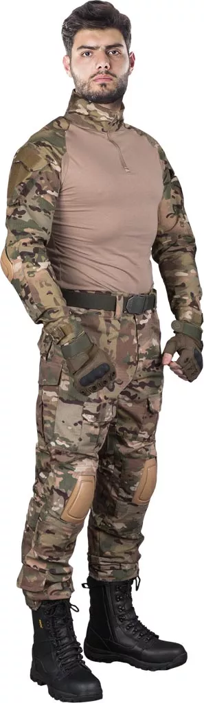 Ubranie taktyczne Tactical Guard PROTECT w kamuflażu woodland, składa się z bluzy z dopasowanym karczkiem oraz spodni do pasa z kieszeniami, wykonane z wytrzymałych materiałów.