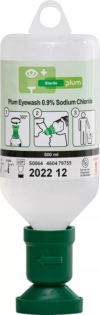 Płyn do płukania oczu Eye Wash 0,9% Sodium Chloride, pojemność 500 ml. Butelka z etykietą zawiera instrukcje użycia i datę ważności (2022-12). Produkt przeznaczony jest do użytku w sytuacjach awaryjnych.