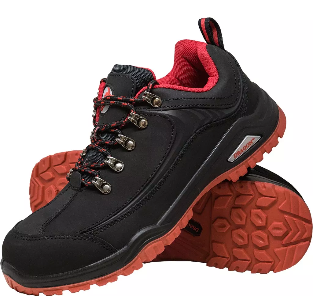 Skórzane buty robocze NECKER SB z podnoskiem, w kolorze czarnym z czerwonym wnętrzem i podeszwą. Sznurowane, trwałe, z antypoślizgową podeszwą, przeznaczone do pracy zapewniającej bezpieczeństwo.