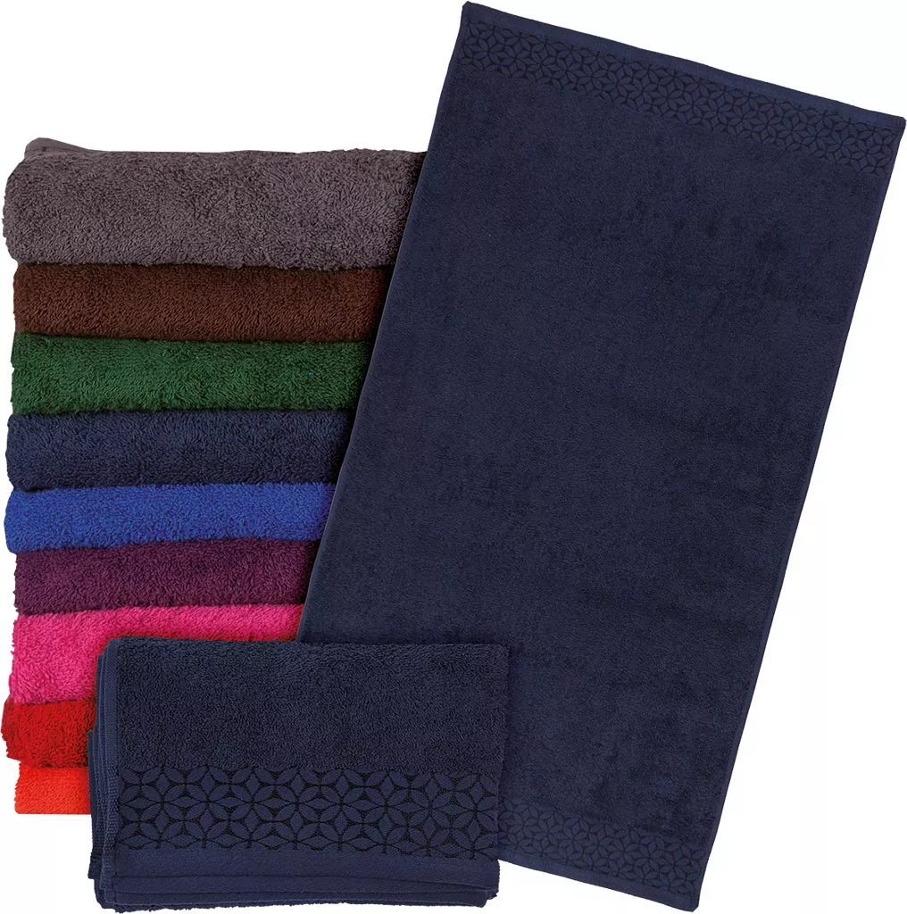 Ręcznik frotte 100% bawełna, gruby, w kolorze granatowym. Tkany z delikatnym wzorem na brzegach. Wymiary około 50x90 cm. Dostępny również w innych kolorach.