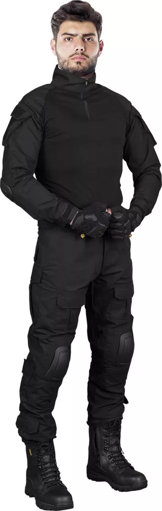 Czarne ubranie taktyczne Tactical Guard PROTECT, składające się z bluzy i spodni do pasa, wykonane z wytrzymałego materiału z dodatkowymi wzmocnieniami na łokciach i kolanach.