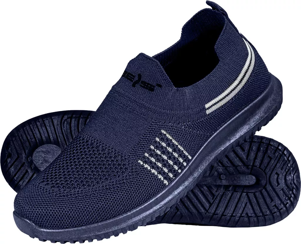 Wsuwane damskie buty sportowe SOFI w granatowym kolorze, wykonane z elastycznego materiału ze ściągaczem. Podeszwa z antypoślizgowym bieżnikiem zapewnia komfort i stabilność.