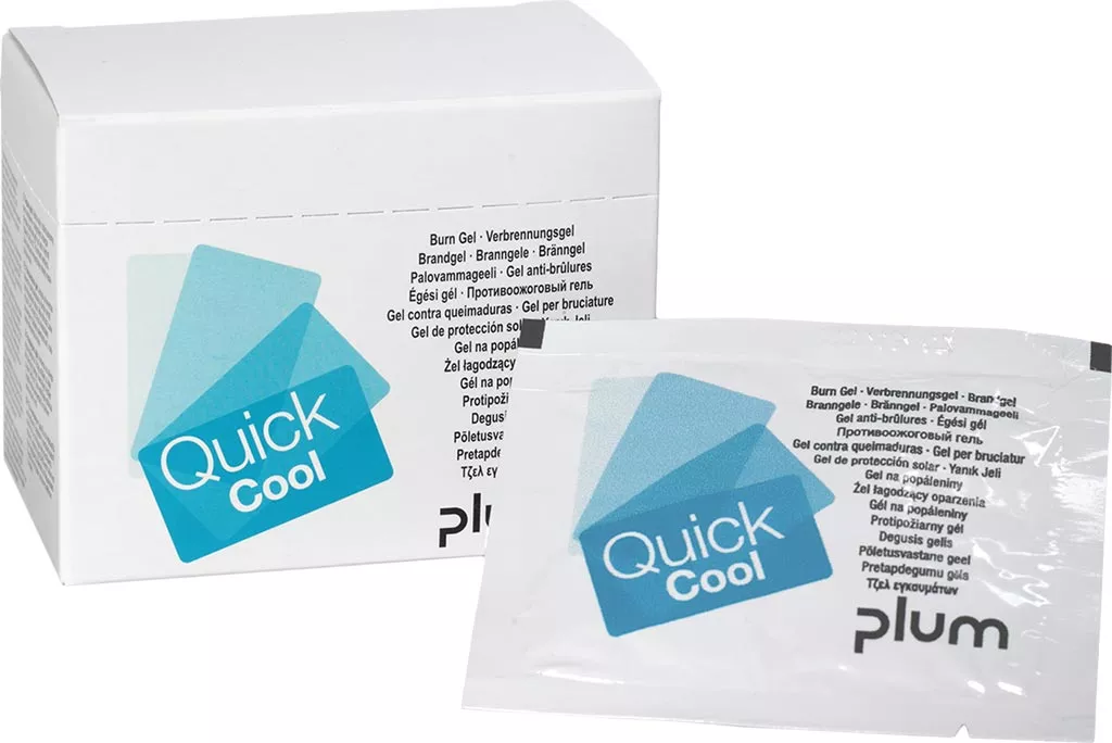 Żel na oparzenia QuickCool zapakowany w białe, pojedyncze saszetki i kartonowe pudełko z logo produktu.