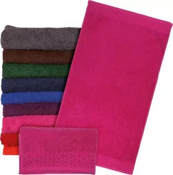 Ręcznik frotte bawełniany 100% o grubym splocie, w kolorze różowym. Wymiary 70x140 cm. Produkt tkany, trwały i miękki, dostępny także w innych kolorach.
