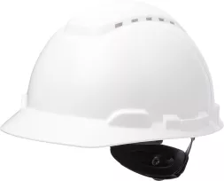 Hełm ochronny 3M H-700 wykonany z HDPE w kolorze białym, wyposażony w system regulacji obwodu głowy oraz otwory wentylacyjne, zapewniający komfort i ochronę podczas pracy.