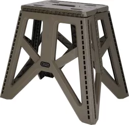 Składany stołek Tactical Guard FOLD M o nośności do 150 kg, wykonany z wytrzymałego tworzywa. Kompaktowy i lekki, łatwy do przenoszenia i przechowywania, idealny do użytku kempingowego i ogrodowego.
