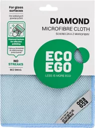 Ściereczka z mikrofibry marki DIAMOND, przeznaczona do czyszczenia powierzchni szklanych. Produkt jest bardziej ekologiczny, jak wskazuje etykieta 