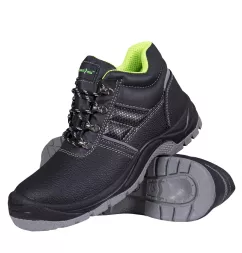 Buty robocze trzewiki męskie MAMBA S3 z podnoskiem i wkładką, wykonane z czarnego materiału, z zielonym wykończeniem wnętrza, solidną podeszwą i sznurowaniem na metalowe oczka.