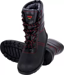 Buty robocze ocieplane WINTER z podnoskiem, wykonane z czarnego materiału, sznurowane, z czerwonym przeszyciem. Podeszwa antypoślizgowa, odpowiednie na zimowe warunki.