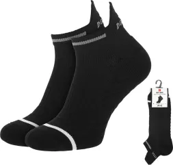 Czarne krótkie skarpetki sportowe SOX z elementami w kontrastowym kolorze na palcach i kostce, wykonane z oddychającego materiału, przeznaczone do aktywności fizycznej.