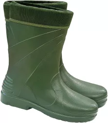 Zielone, gumowe buty damskie z ocieplanym mankietem wokół kostki.