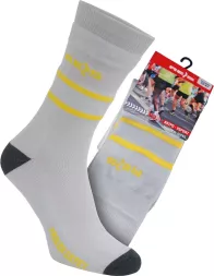 Skarpety sportowe XSPORT w kolorze białym z żółtymi i szarymi wstawkami. Wykonane z wytrzymałego materiału, zaprojektowane do intensywnego użytkowania sportowego. Długość za kostkę.