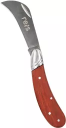 Składany nóż ogrodniczy Tactical Guard KNIFE z zakrzywionym ostrzem. Rękojeść drewniana z trzema nitami, ostrze metalowe z napisem 