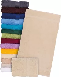 Ręcznik frotte z 100% bawełny, gruby, w kolorze beżowym. Wysokiej jakości, tkany materiał, dostępny w różnych kolorach. Standardowy rozmiar i prosty design.