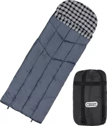 Śpiwór turystyczny Tactical Guard CAMPER o długości 230 cm, wzmacniany, z kapturem i ocieplanym wnętrzem w kratę. W zestawie praktyczny pokrowiec do transportu. Idealny na wyprawy i biwaki.