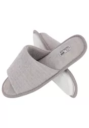 Damskie wsuwane kapcie SLIPWOOL w jasnoszarym kolorze, wykonane z miękkiego materiału. Model z otwartym noskiem i profilowaną podeszwą, zapewniającą komfort użytkowania.