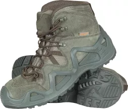Męskie buty taktyczne trekkingowe Tactical Guard IRON-T w kolorze oliwkowym. Wzmocniona konstrukcja, wytrzymałe sznurowadła, solidna podeszwa z głębokim bieżnikiem zapewniającym dobrą przyczepność.