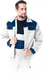 Męska bluza robocza ochronna Multi Master w kolorze białym z granatowymi wstawkami na ramionach, kieszeniach i mankietach. Zapinana na guziki, z wieloma praktycznymi kieszeniami.